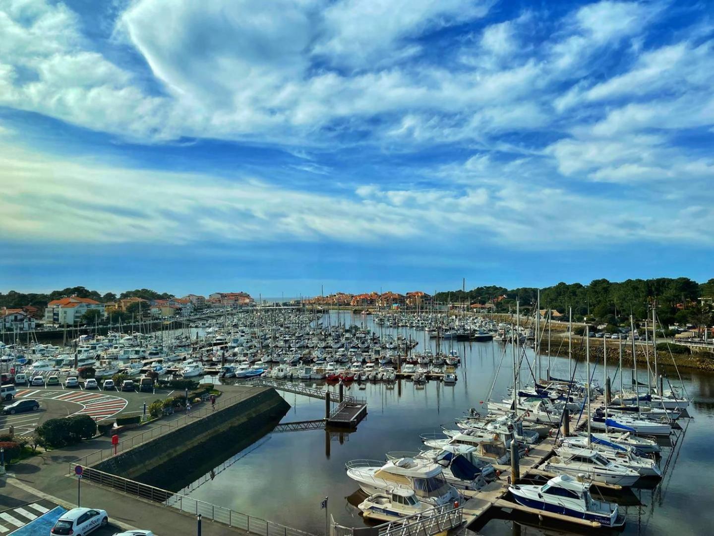 Port Sud - T3 En Duplex Avec Vue Panoramique Sur Le Port De Capbreton Lejlighed Eksteriør billede
